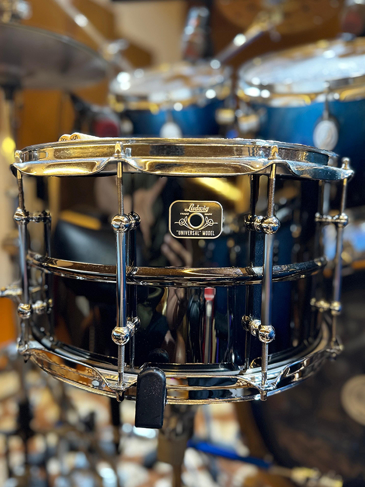 Ludwig Universal Model Brass Snare